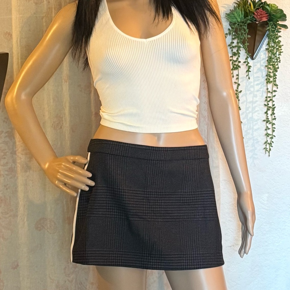 Alice + Olivia Mace Houndstooth mini-skort